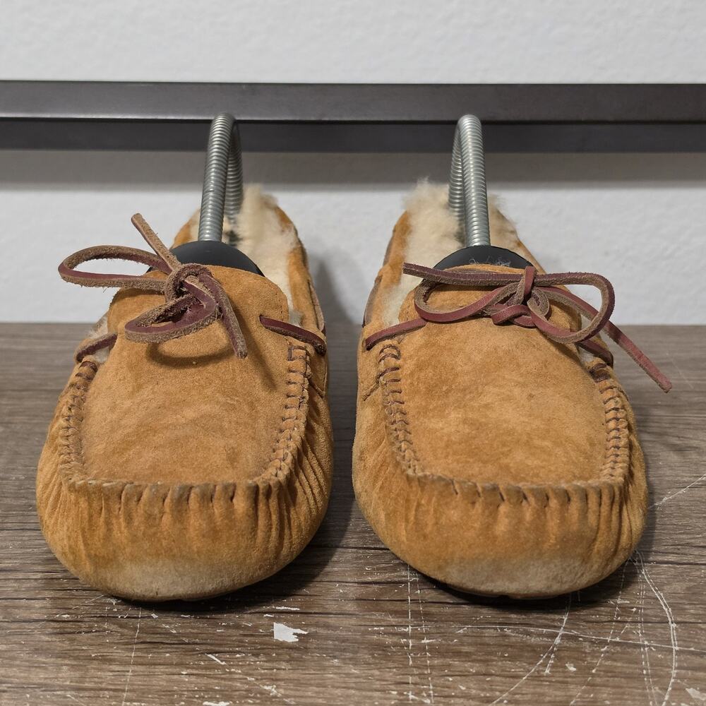 Ugg Dakota Women's Shearling Moccasin Slippers Shoes Size 8 Brown - Picture 2 of 9